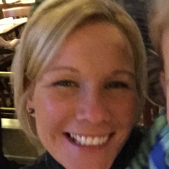 Meet your Posher, Nicole - Picture 1 of 1